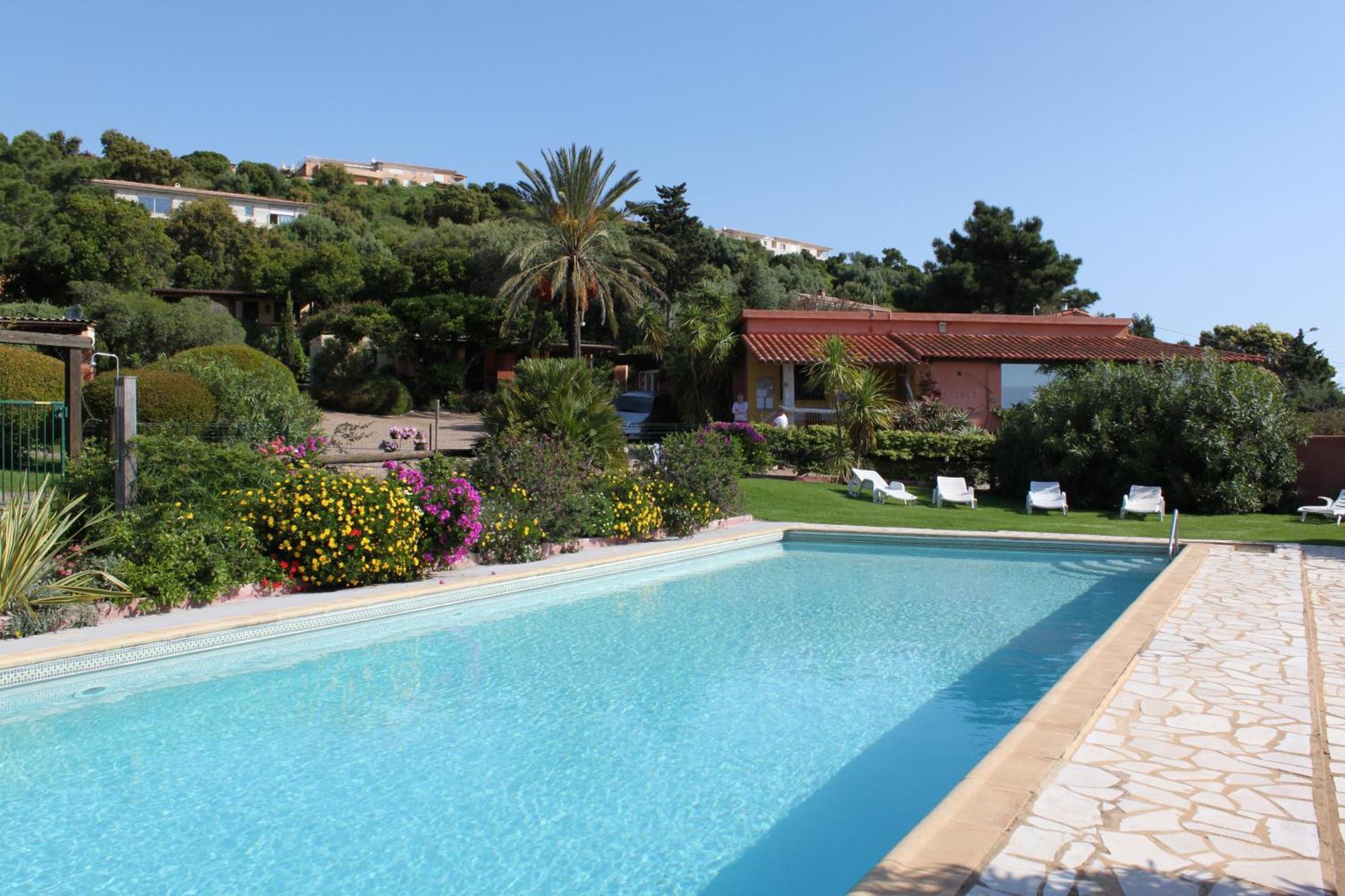 Les Bungalows De Figha Tarcu Exterior foto